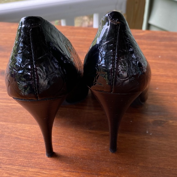 Steve Madden Luxe L-Kasey Black Patent Snake Heels.  Size 8 - Picture 3 of 7